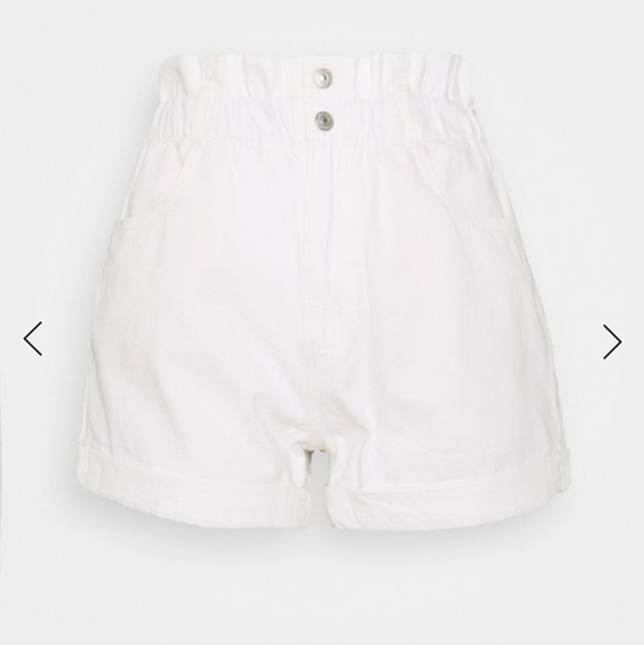 Levi’s High Rise White Shorts - Picture 5 of 8